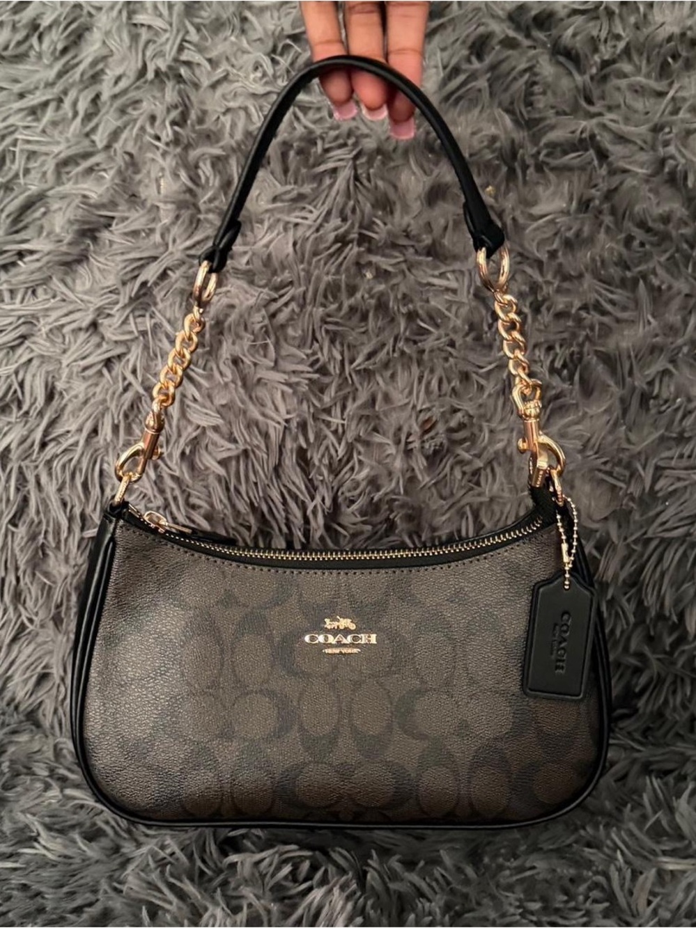 Coach Teri Shoulder Bag In Signature Canvas